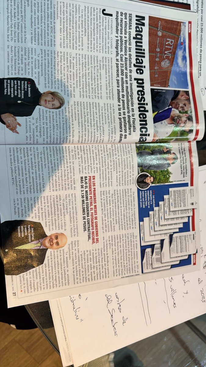 El primer titular de esta “noticia” señala que palabras más palabras menos - Que RTVC confirmó que un fotógrafo y un maquillador fueron contratados por 23mil millones de pesos- 

¿En serio alguien puede creer esto?

En el segundo titular que es una “corrección” del primero ya se