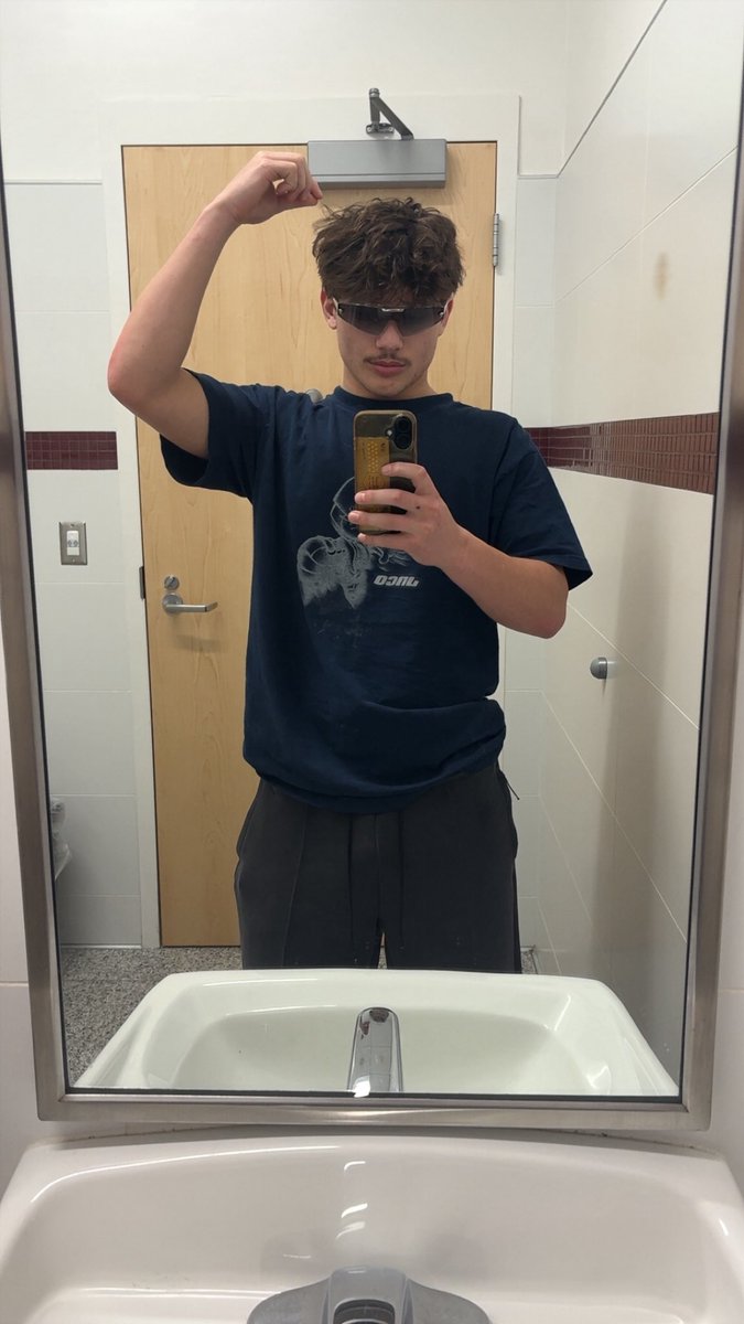 masterRock tweet media