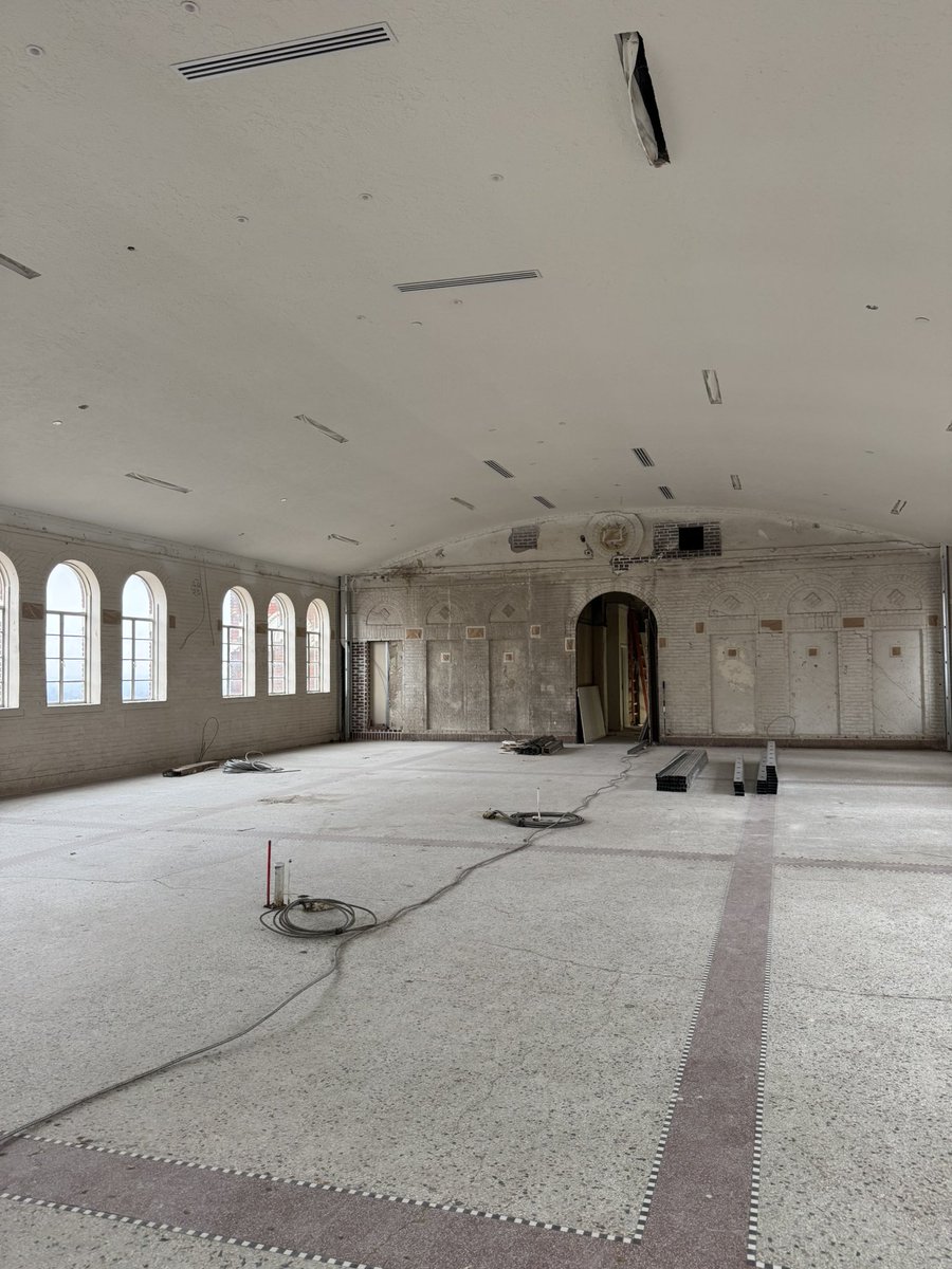 Zach Molzer tweet media