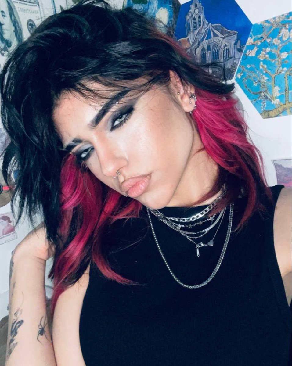 fatodor's tweet image. 🚨#Ana_Barani, 23, has no access to her phone or accounts. Her Instagram is not under her control and false news is being spread in her name. She is not asking for followers or money.
Be her voice. Stand with her.

#Ana_Barani #ForcedConfession #HumanRights #IranProtests