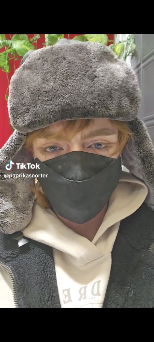 reignspow_'s tweet photo. Saw this Vasily cosplayer on tiktok awhile ago and it was one of the coolest thing ever so i had to draw them. 

(I hope they're okay w me drawing them omg im shaking so bad) https://t.co/7FaN8iFinr