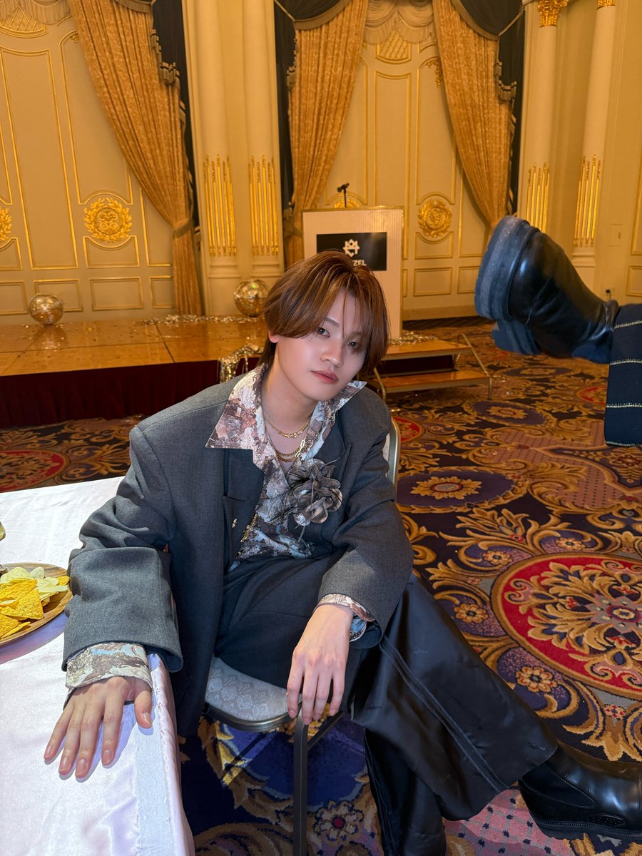 mazzel_official's tweet image. BANQUET BANG ボナペティ

#グランメゾンMAZZEL
#足

#KAIRYU #MAZZEL
#まぜジャック 
#MAZZEL_BANQUETBANG