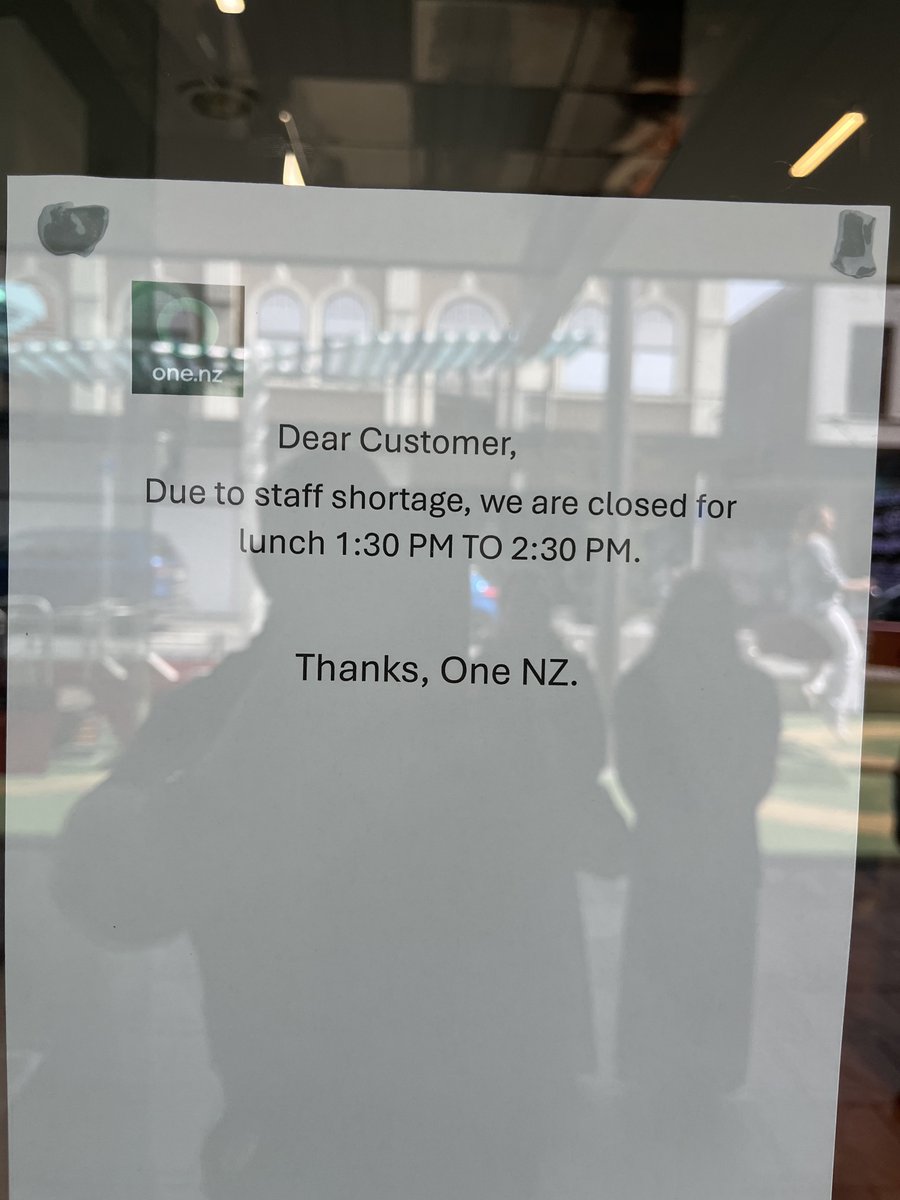 Generic Kiwi tweet media