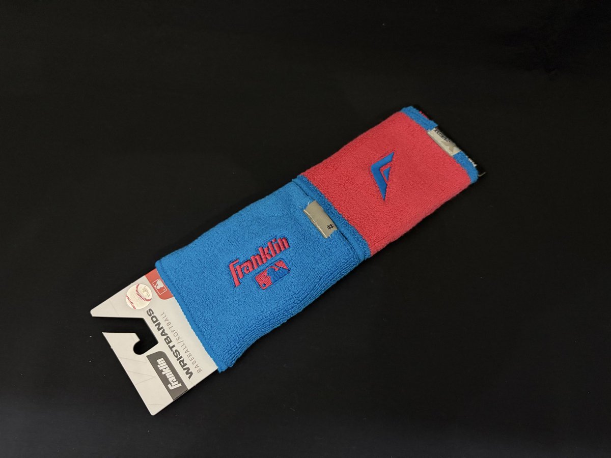 info42648043's tweet photo. Franklin Family御用達の
リバーシブルリストバンドNEWカラー入荷🇺🇸
『MLB X-VENT REVERSIBLE WRISTBANDS』
カラー:VNL/GLD・CTN/CDY
サイズ:4㌅(約10㌢)
価格:1,990円
Franklin Familyは絶対いるやつ☝️
#すみれスポーツ #franklin #wristband #リストバンド https://t.co/KUD7RTOPU4
