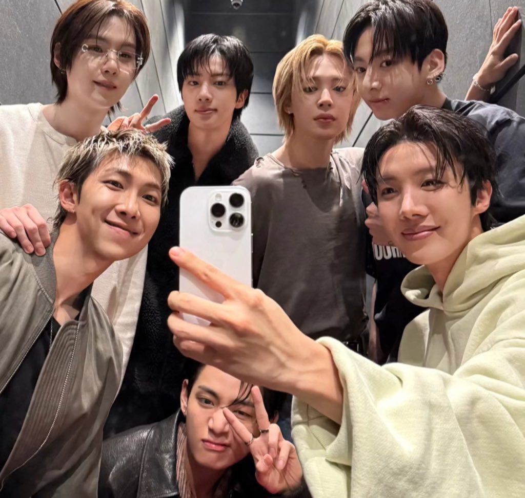 stayalivejksg's tweet image. BTS BTS BTS BTS BTS BTS BTS BTS