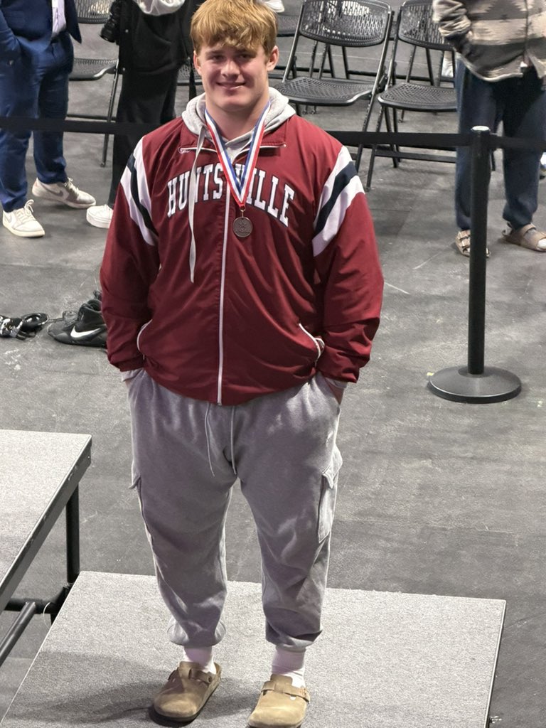 Zach Teter places 3rd is a STATE PLACER! What’s wonderful run from being a non Qualifier to a state placer. #theHSV #GBR #PantherWay🐾