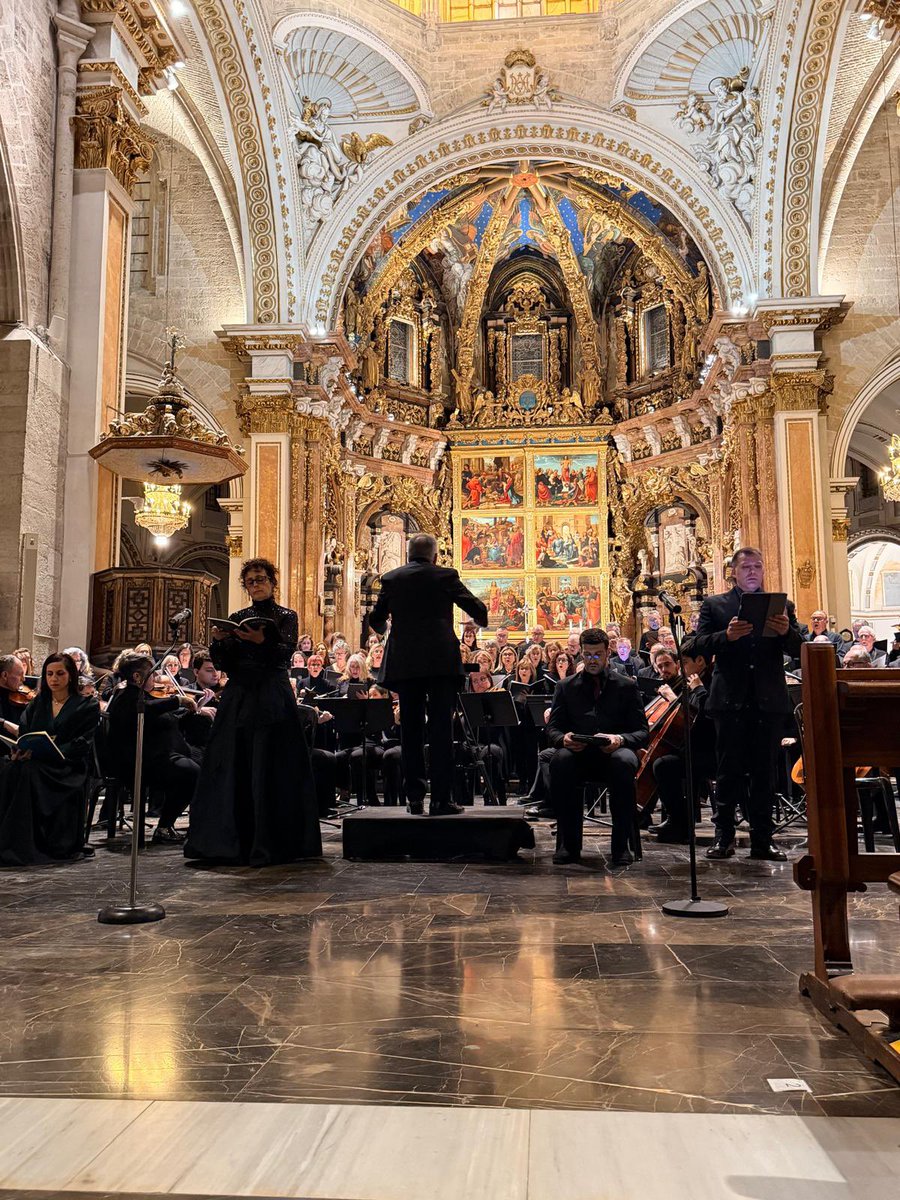 Festes de València tweet media