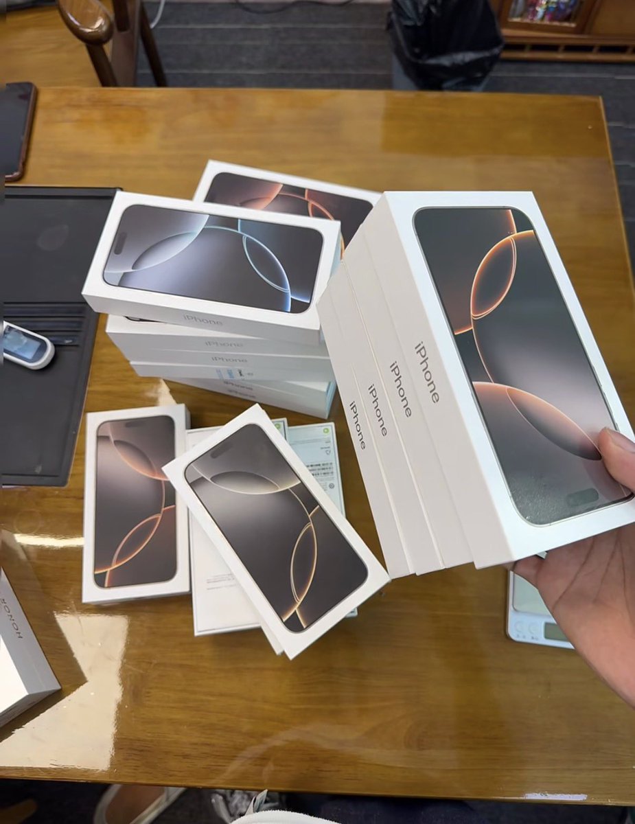Apple_ap_0001's tweet photo. バレンタインデー
チョコ貰えなかった人限定
Apple製品が欲しい方限定✨

iPhone 17 Pro 256GB
iPad Air 6代目　256GB

どちらから1つ

フォロー、いいね、リポスト
コメントに【Apple】

よろしくお願い致します🥺

2月17日締め切り https://t.co/V512YNr9PH