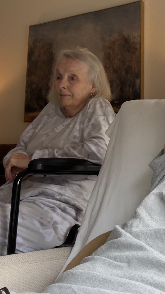 Gave my Mimi an Adderall and her ass is LOCKED in to CNN