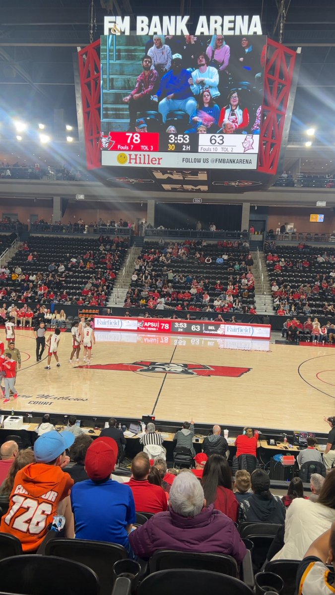 MoneybaggGbo's tweet photo. Gotta catch some ASUN basketball in for Valentine’s Day #gogovs #asun #midmajor https://t.co/MGrrbzj8w5