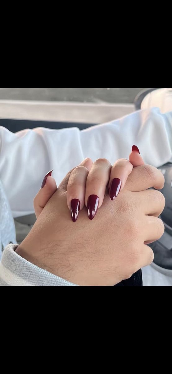 ليت العمرمقسوم بيني وبينك
وتبقى كفوفي ماسكه كفوفك