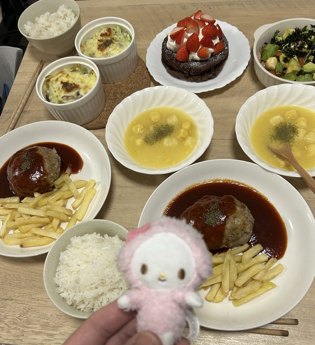 昨日、仕事から帰ってきたら奥さんがバレンタイン特別ご飯作ってくれた。

嬉しいね。