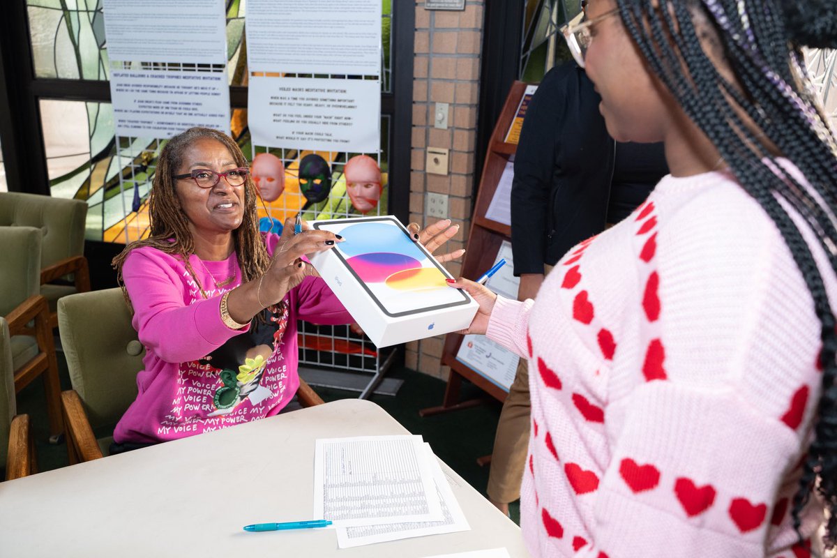 Holly J. Mitchell tweet media