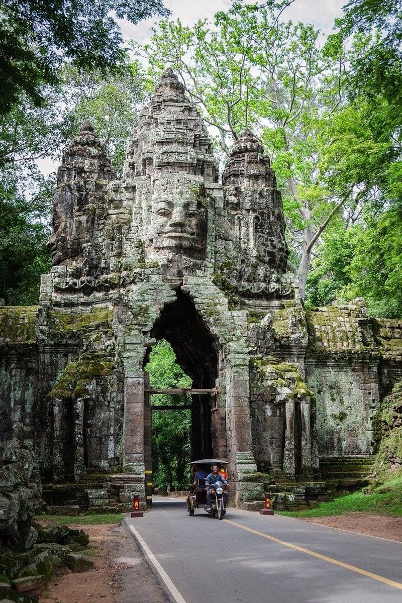 vistaaura222's tweet photo. Angkor Wat, Cambodia https://t.co/yPfQkatEQT