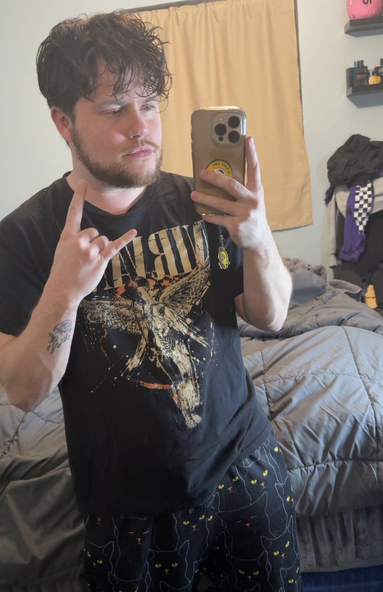 the Valentine’s Day fit ☠️🤣