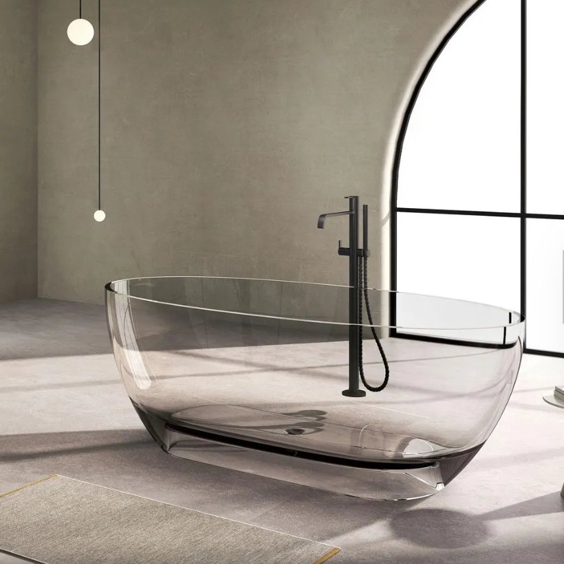 Once again I find myself looking at transparent bathtubs.