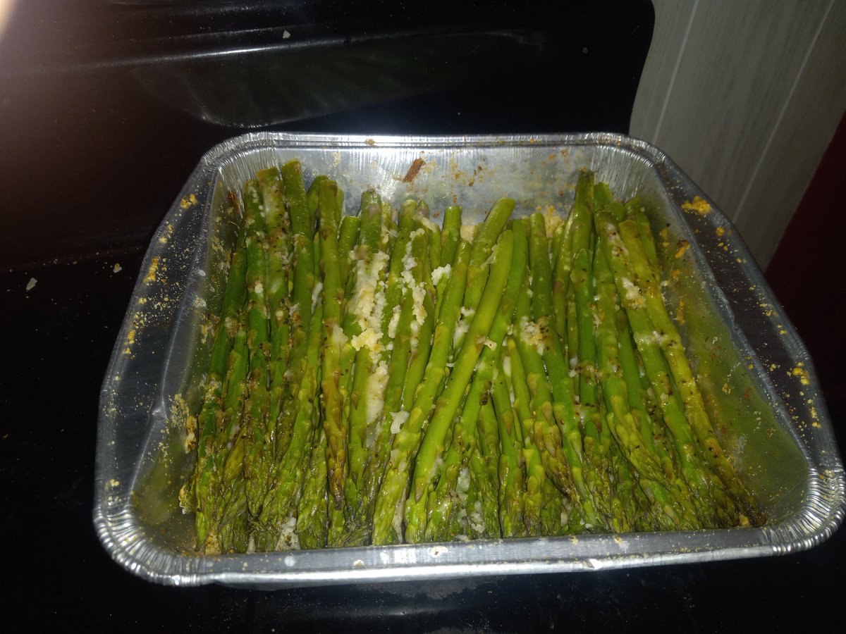 Calvzone's tweet image. Also is this too much asparagus? XD