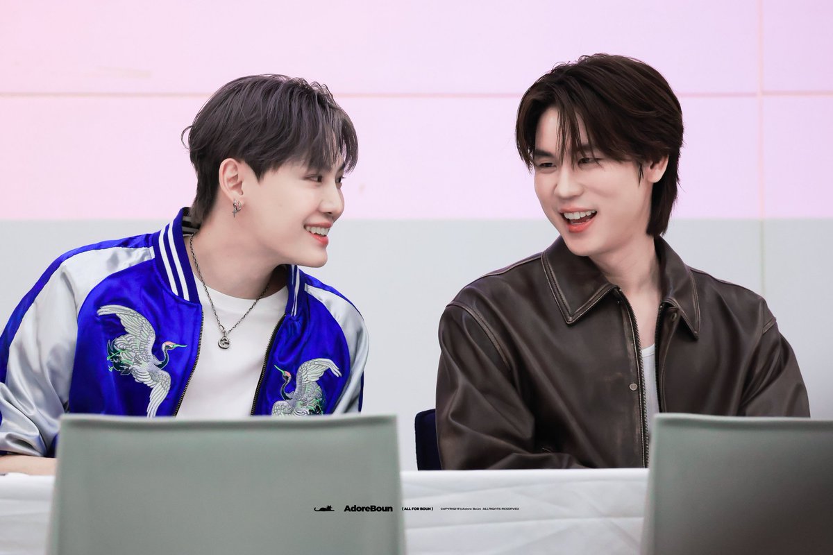 กู๊ดมอร์นิ่งงงง ☕☀️
ขอให้วันนี้มีแต่ความสุขนะค้าบบบ ❤️🩵✨

#bb0un | #prem_space 
#BounPrem