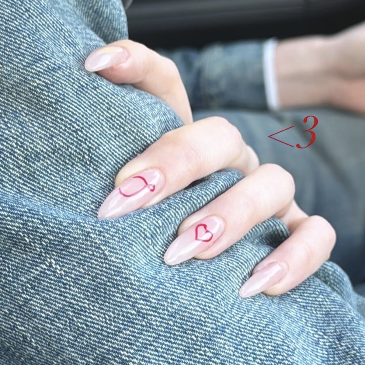 adelas feed tweet media