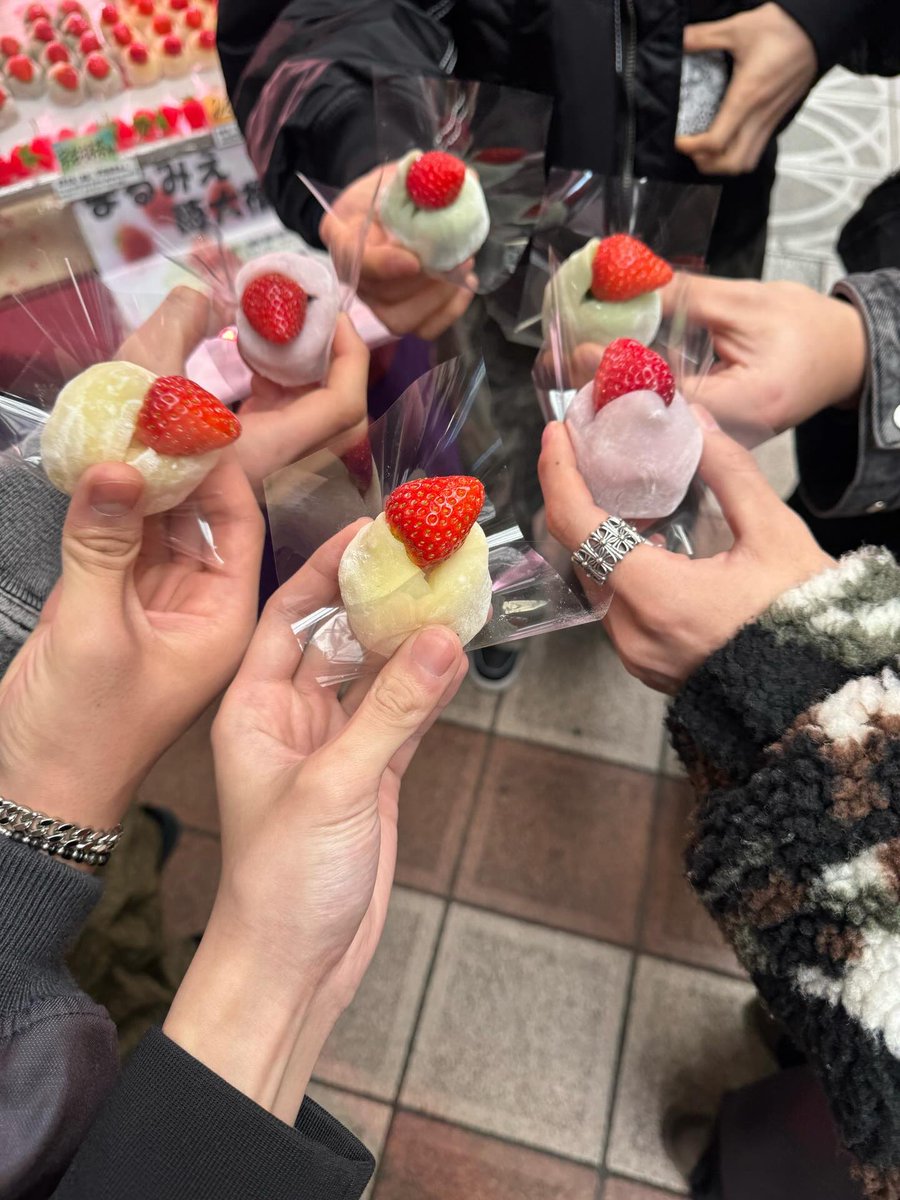 でっけーーーーーオトコたち6人のいちご大福は冬季かわちいオリンピックでメダルとれる🥇

#82MAJOR