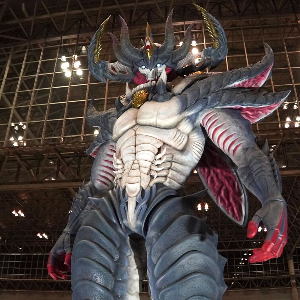 “ワレを召喚せよ”

#DMFF2025幕張 では2m級の《アビスベル=ジャシン帝》立像を初公開！

今後も様々なイベントで展示予定です！
ご期待ください！

#デュエマ