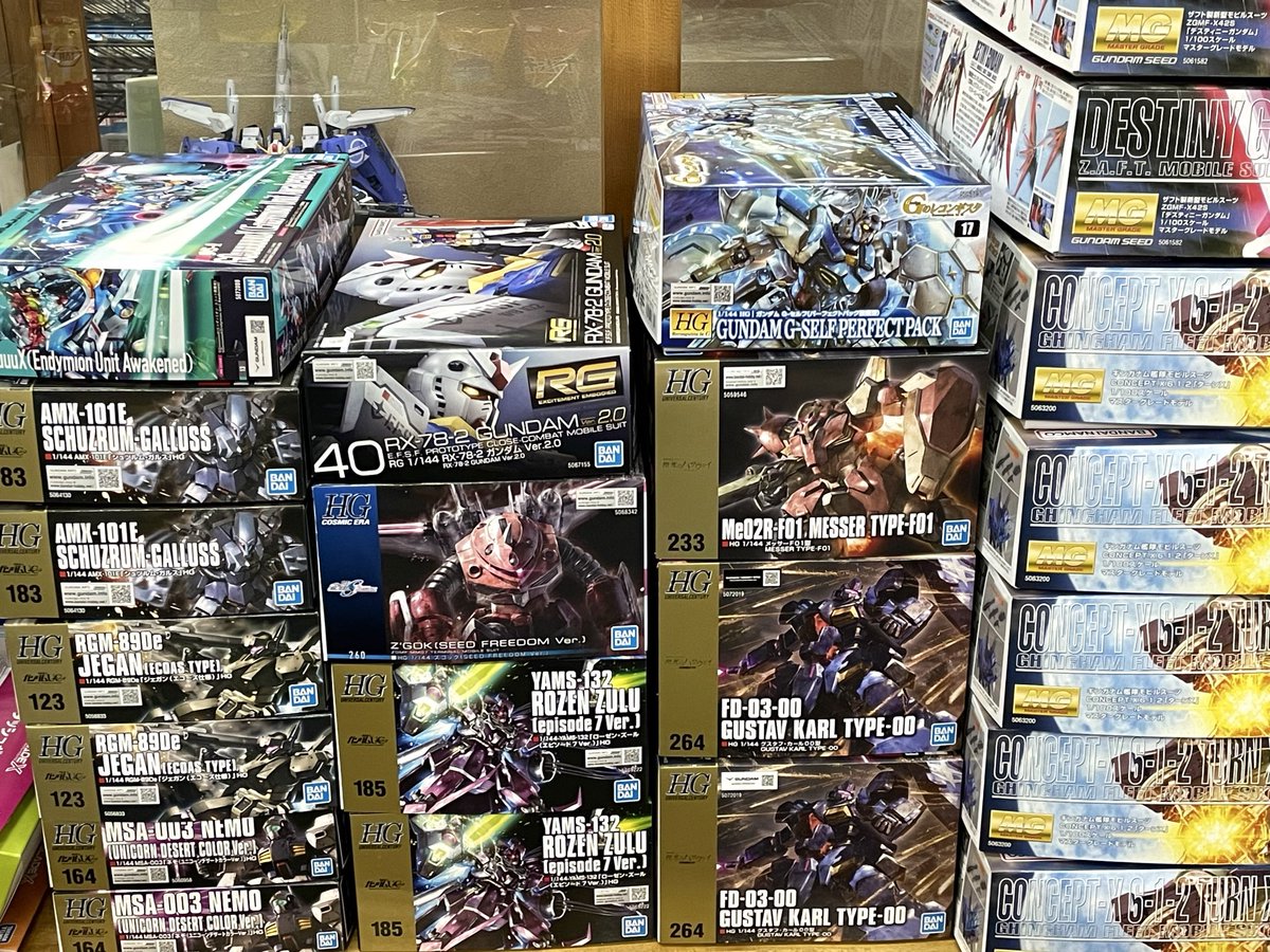 ガンプラ再販品をレジ前に展開いたしました。 こちらのガンプラはお一