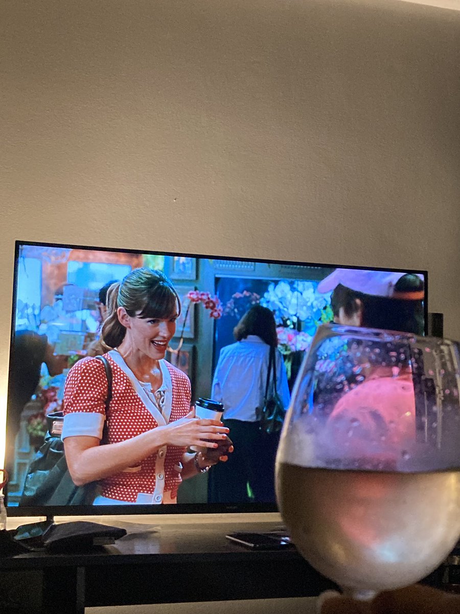 Ver comedias románticas mientras tomamos vino