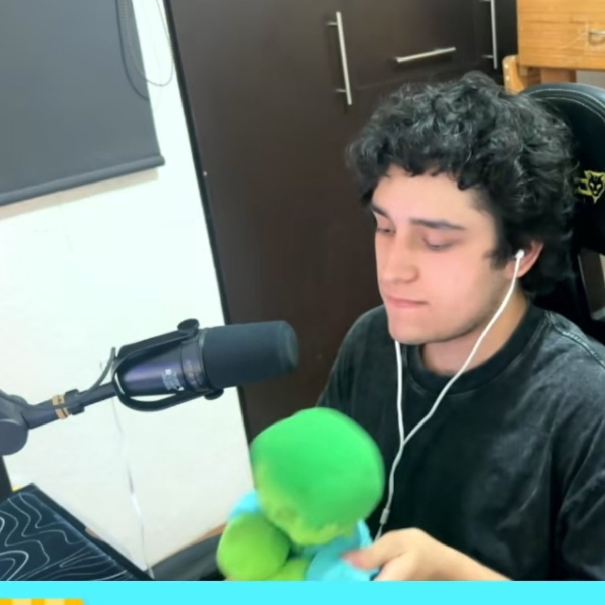 Edgar y Galaxito con sus mascotas                  /                  And: