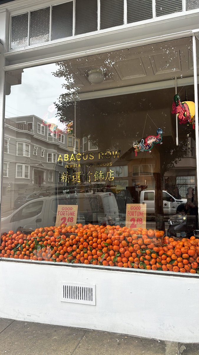 Emily Lambert tweet media