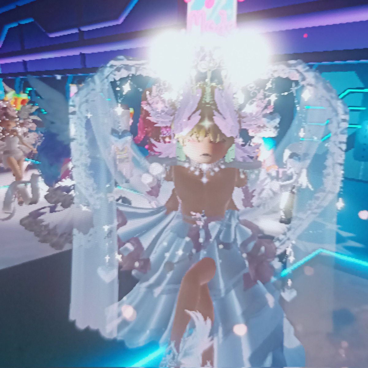 hehe ty valks neo <a href="/neopolitime/">Neopolitime ⋆𐙚₊˚ 🇵🇷</a> <a href="/RoyaleHighValks/">Royale High ✨</a> i love the sets❤❤(ignore thr background)