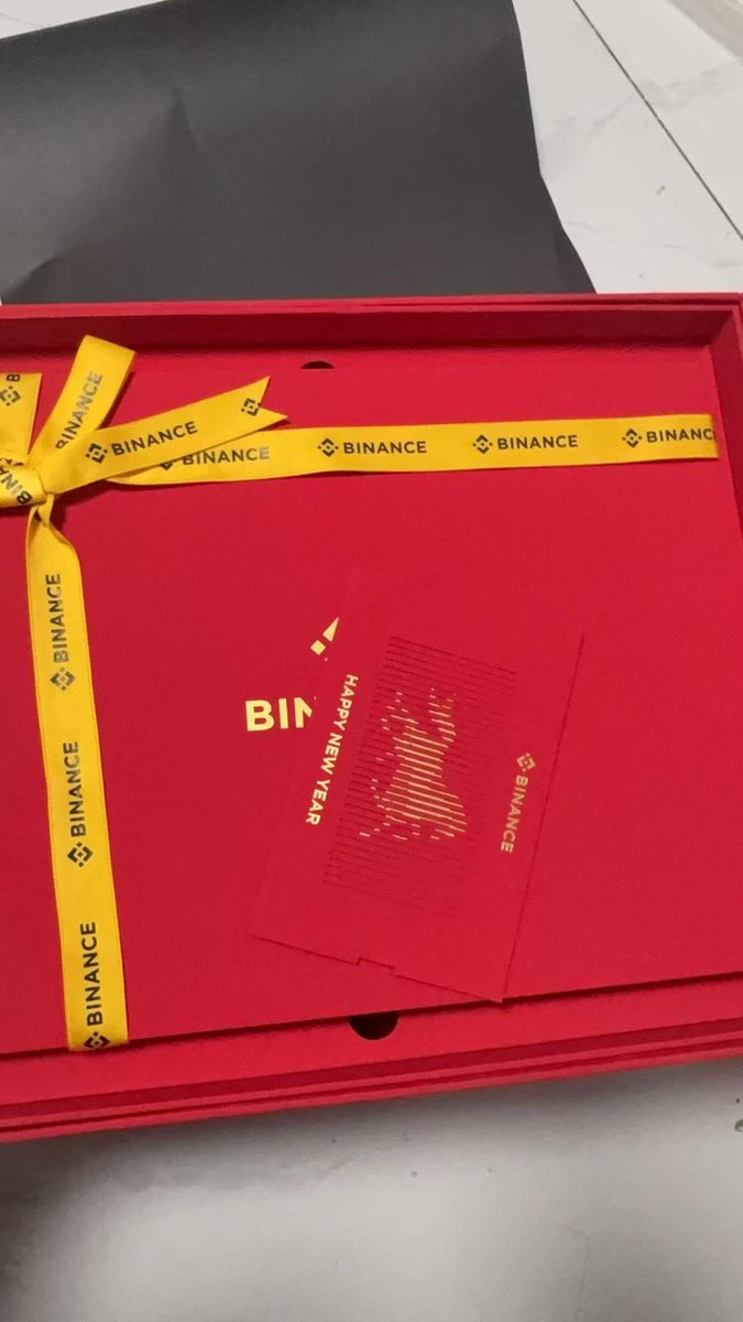 新年到来之际，收到了币安的新年礼物。祝愿币安越来越好，生态越来越大，造福币安用户 #币安新年礼物 <a href="/cz_binance/">CZ 🔶 BNB</a> <a href="/binance/">Binance</a>  <a href="/heyibinance/">Yi He</a>
