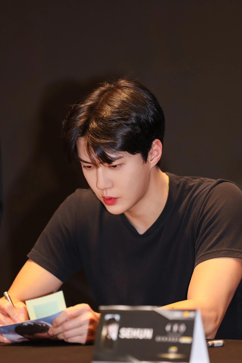 SeeHunbook tweet media