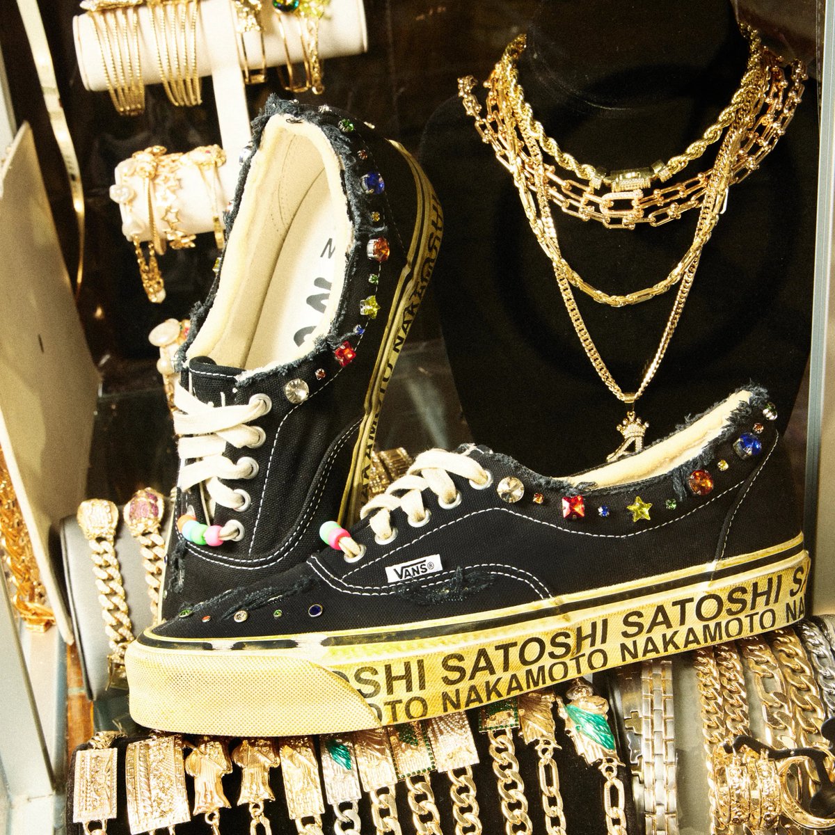 Fullress tweet media