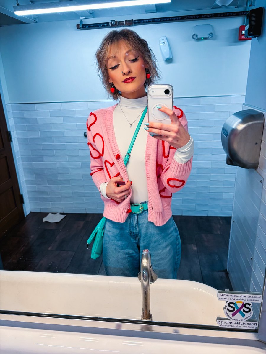 Let the record show - MULTIPLE women have told me they love my outfit. I love the girlies.