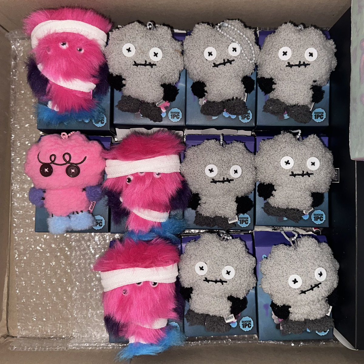 wakeyGOs's tweet photo. #wakeyupdates 

Hello guys! I just got the dues for B34. I will be sending out emails for ems tonight or tmmr. As for B33, here are the pictures of everything and our pulls for the random dolls. I will be making a group chat to decide who gets what. https://t.co/7jBeQt362n