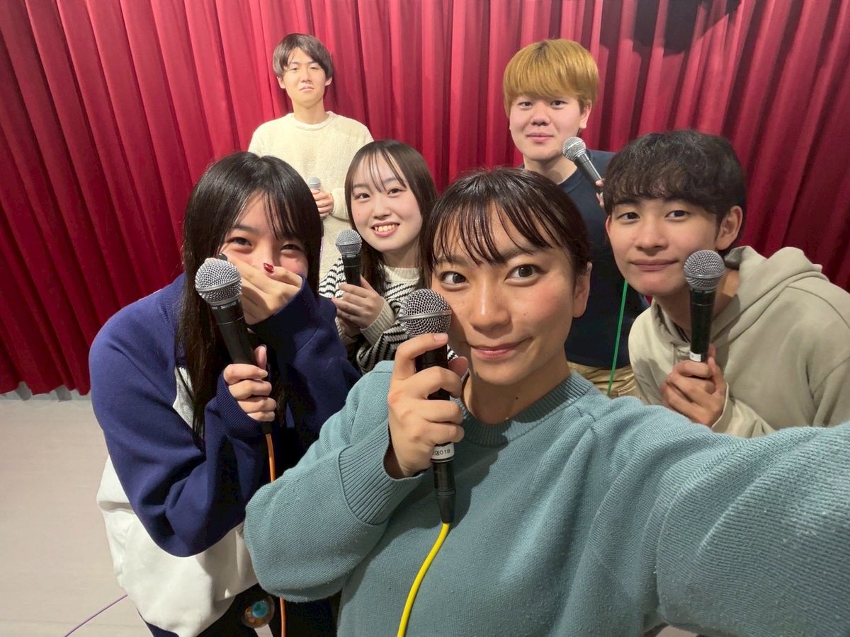 fruitsnotenews's tweet photo. ✨️協賛店舗紹介✨️
【BASS ON TOP 天王寺店】
アカペラ・ダンス・ピアノなど幅広い用途に対応した練習環境が整うスタジオ🎤
設備がとても充実しており、日頃からサークル員にとって欠かせない存在です!🔥
#FruitsNote
#WinterLive2025
#うたごえ書店 https://t.co/2jmGQmayw4