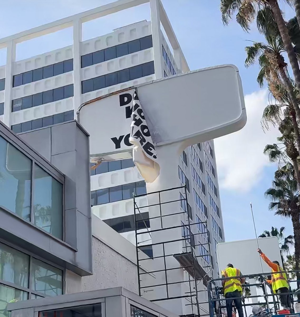 🚨 One of The Seven Wonders of The World has been destroyed.