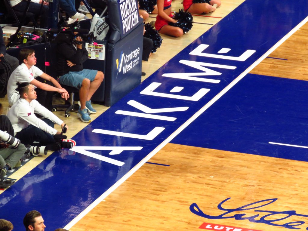 Wildcats1290's tweet photo. Under 12 2H at McKale:

#ArizonaWildcats 50, #TexasTech 49.

#1290Camera https://t.co/7WAVJuofVR