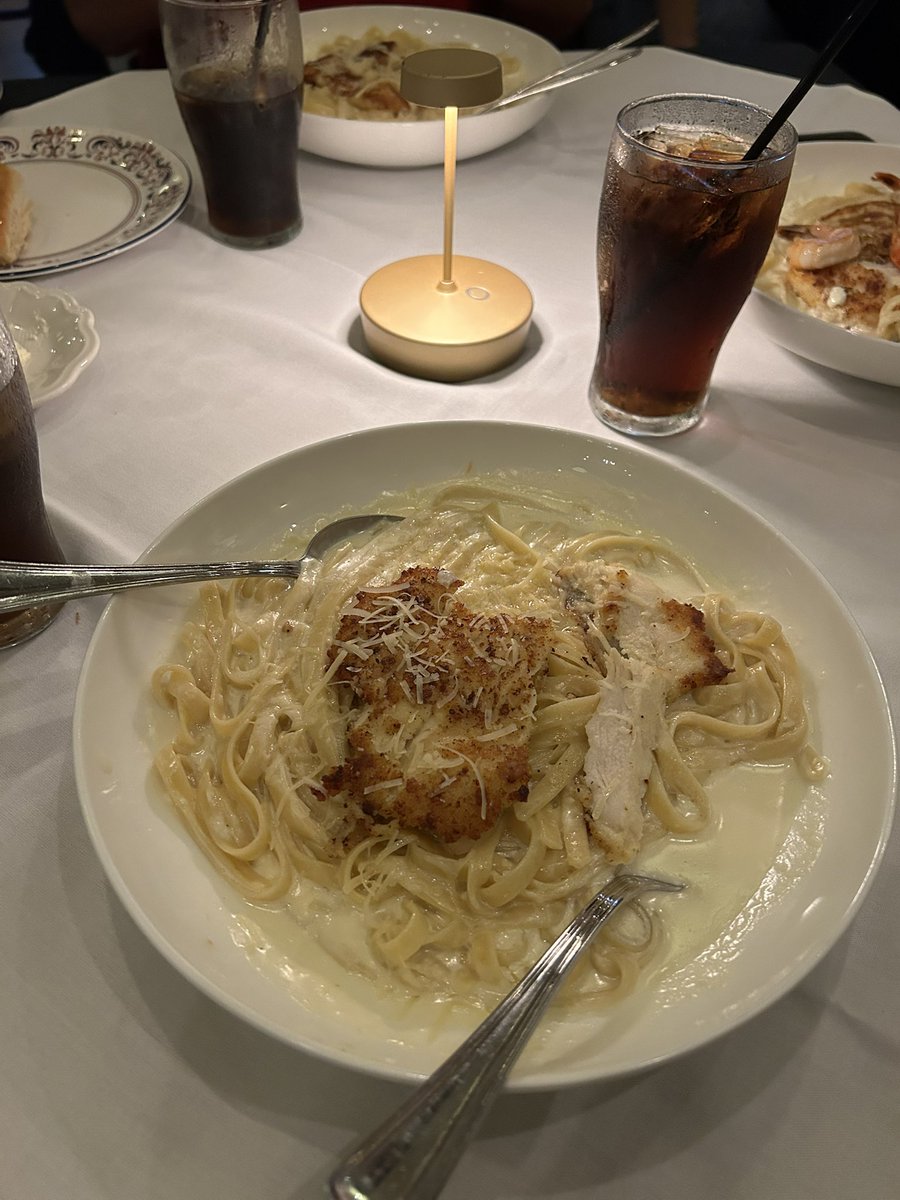 strawberryadi's tweet photo. today’s meal with my beloveds 🤍 https://t.co/jKhhO48xDF