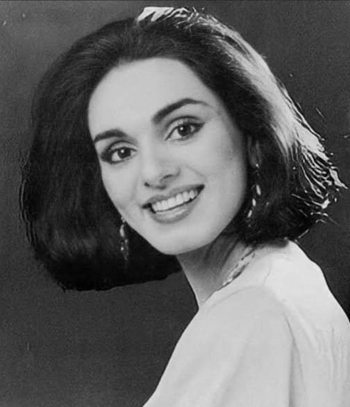 She was 22 years old, standing at an open airplane door with bullets flying—and she made a choice that would save 359 lives, but not her own.

September 5, 1986. Pan Am Flight 73 touches down in Karachi for a routine refueling stop. Passengers settle in. Children doze. No one