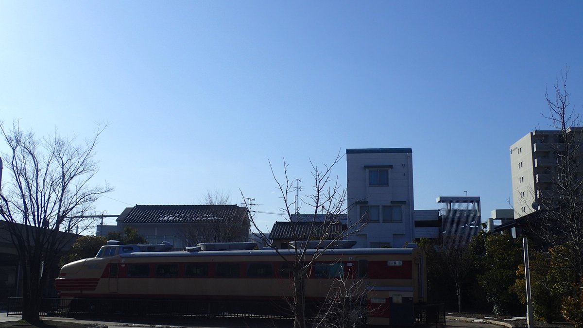 akira_science's tweet photo. みなさまおはようございます。久しぶりの投稿です。
今朝の北陸の天気は☀気温ただいま14℃😊
大雪⛄が去り，春🌸らしさが出てきました。
花粉🌲🤧でお悩みの方は早めの対策を。
これからお出かけ🚅🚙のみなさん、お気をつけて👋
どちらさまも素敵✨な日曜日を😊
本日もよろしくお願いいたします😊 https://t.co/F1f2obuGmG