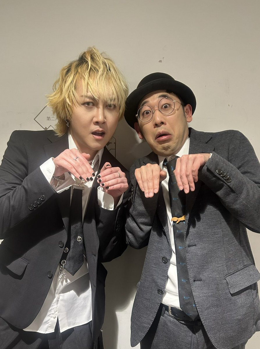 おはようございます😃

いよいよ本日、MikaLの浅草怪談屋敷vol.3です！
3公演出演します！
3部の前には歌も🎤
ミカに会いにきてね！

昨日の3部の後は、#伊山亮吉 さんと📸