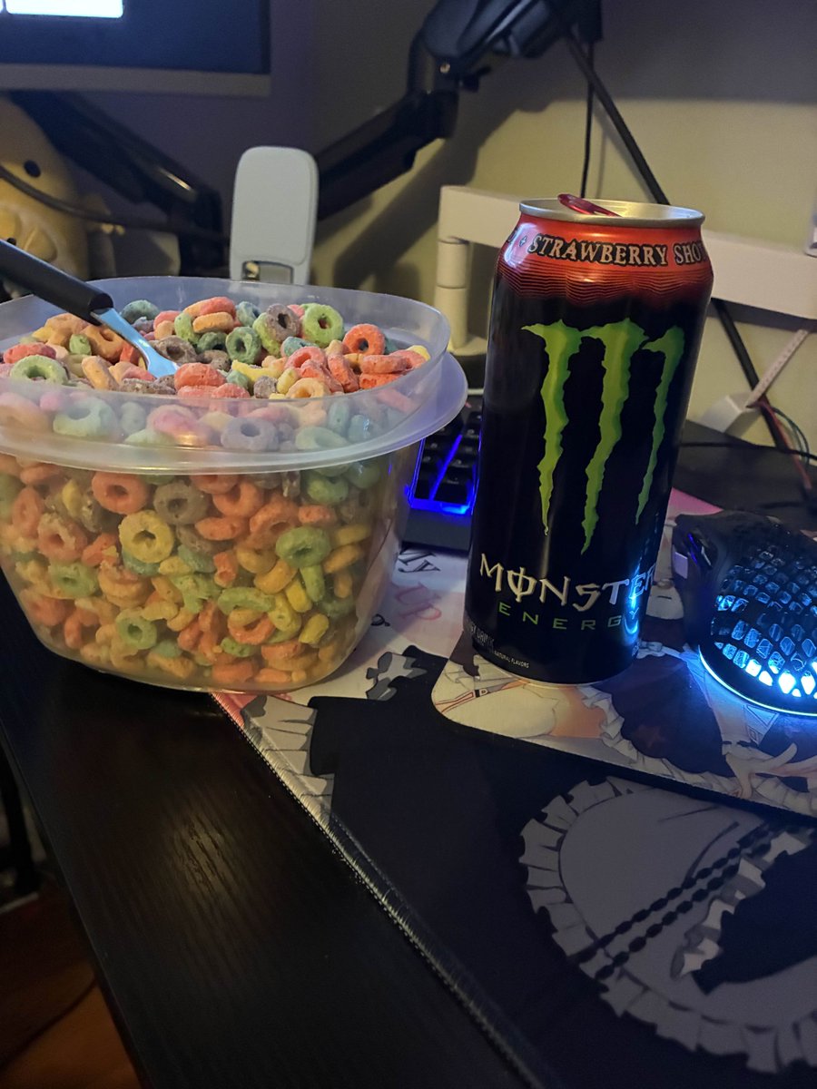 RunaEirVT's tweet photo. Okay boys and girls! Its dinner time :3d
#Vtuber https://t.co/KluKz3CqDF