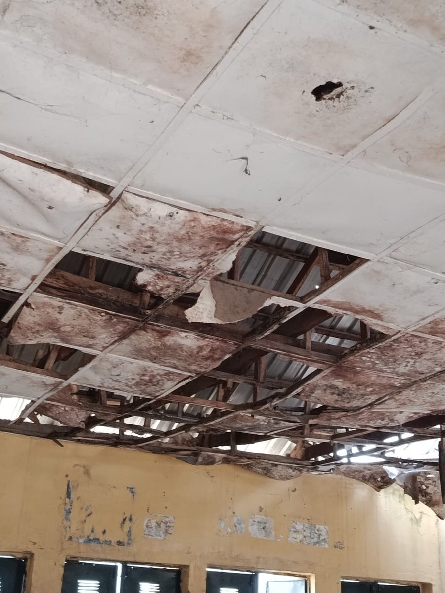SHOCKING!!! 

ATTN, Hon Minister <a href="/GovWike/">Nyesom Ezenwo Wike</a> &amp; Senator <a href="/IretiKingibe/">Sen. Ireti Kingibe</a>

Over 200 pupils in Makani community have been denied access to safe learning because LEA Primary School, Makani in AMAC, FCT, Abuja is in a state of total decay.

 The classrooms are no longer fit for human use.