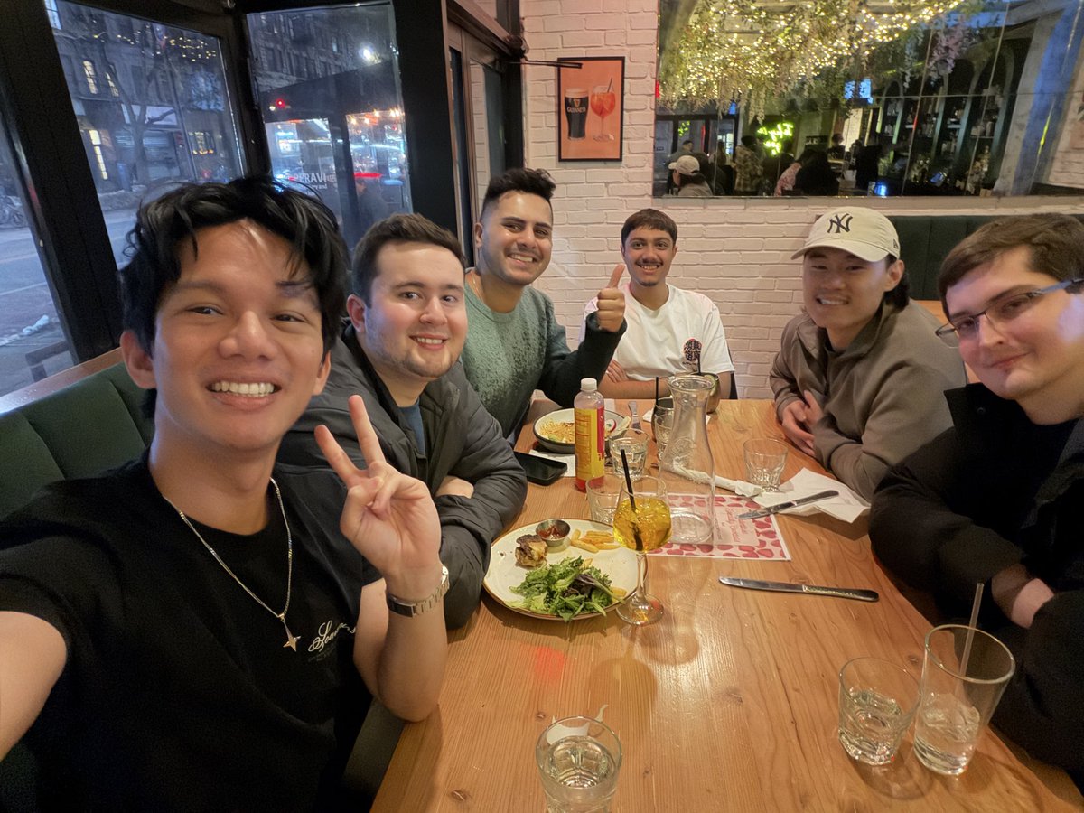 Evanbear1 tweet media