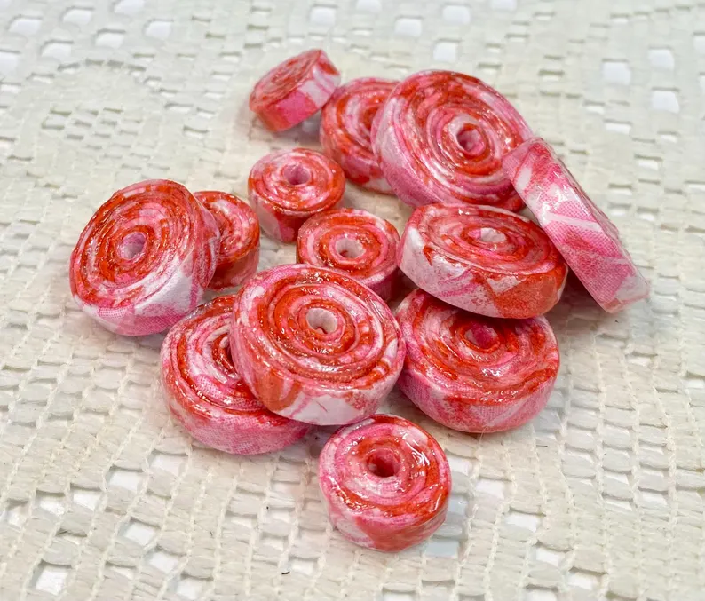 Handmade Paper Disc Beads: Hearts
thepaperbeadboutique.etsy.com/listing/445591…   *New Tonight*