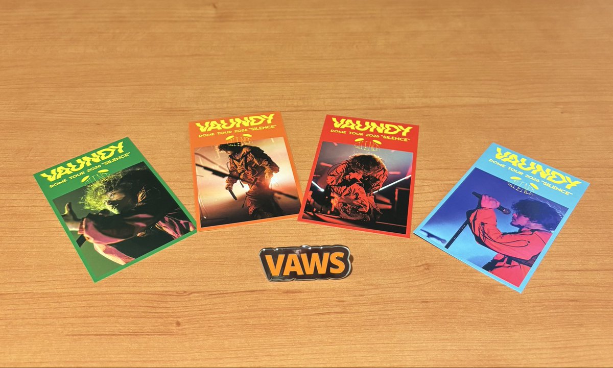 ステッカー4種カッコいい👍 ピンズもシルバーだからか？ 高級感あるよ