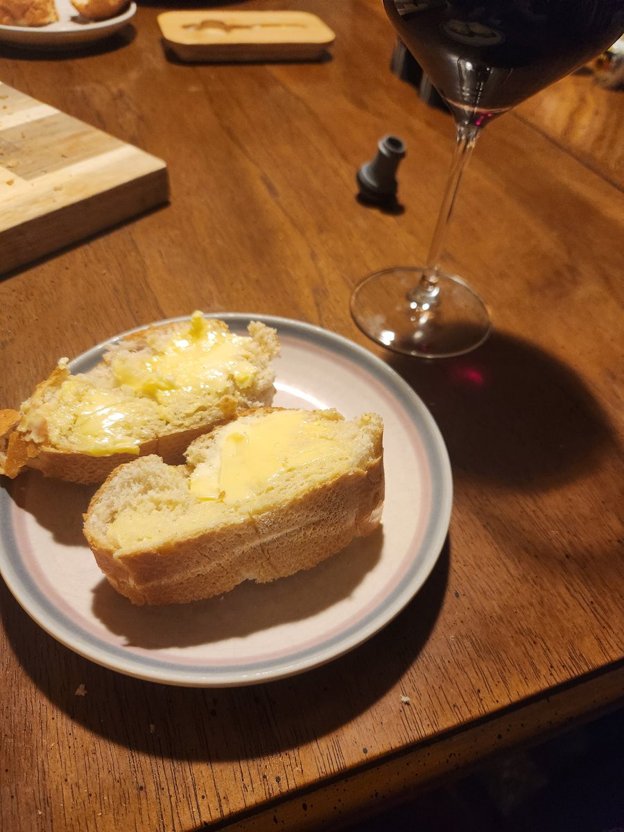 AbundantGoyim69's tweet photo. Sometimes dinner is just bread https://t.co/Uou1yXLbdR