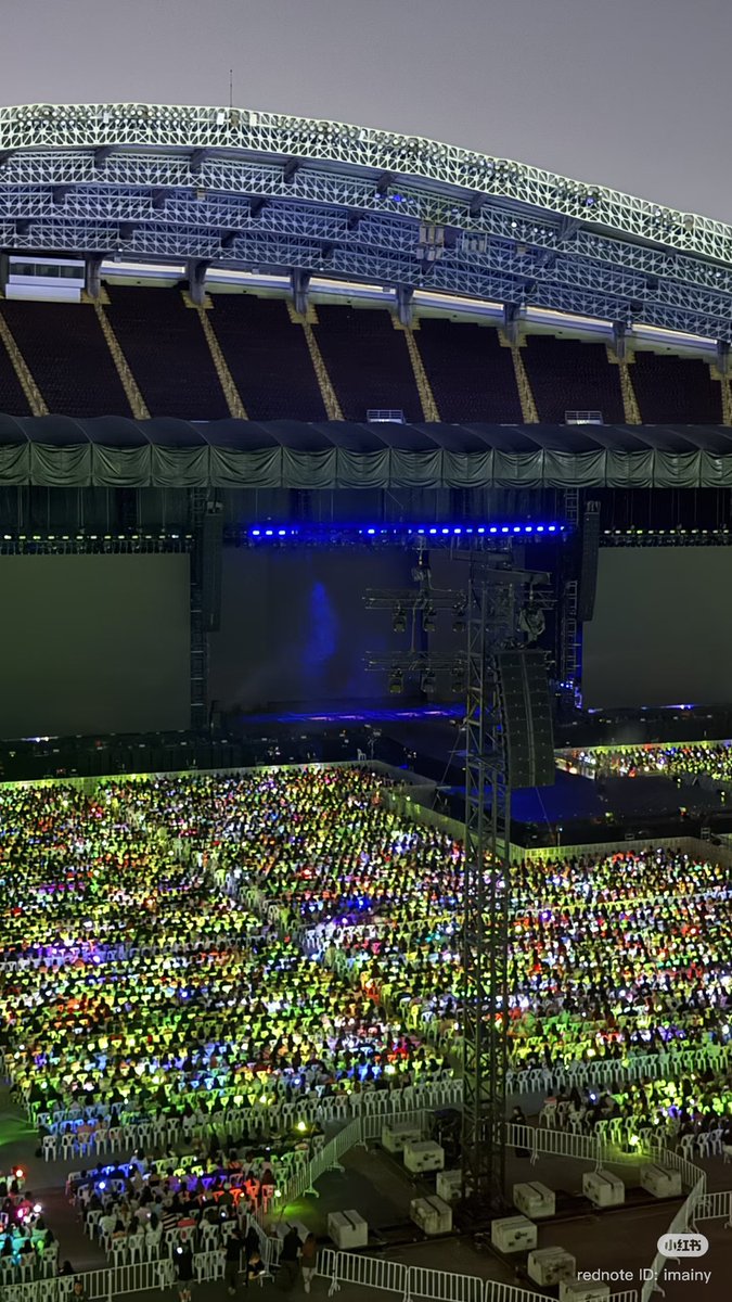 ภาพที่ชั้นเห็นจากดอยคือกราวเหมือนตลาดนัดรถไฟมาก 🤣