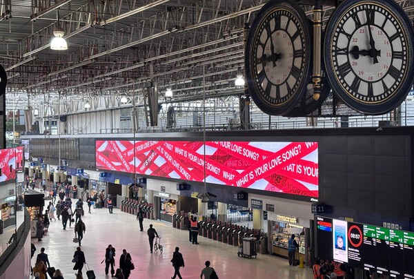 .<a href="/BTS_twt/">방탄소년단</a> กับแคมเปญ ‘What Is Your Love Song?’

- แคมเปญจะดำเนินต่อไปในรูปแบบใหม่ถึง 22 ก.พ.
- ‘เพลงรัก’ ของ #BTS เป็นมากกว่าเพลงรักทั่วไป จะเป็นเพลงให้ผู้คนได้ย้อนรำลึกความทรงจำ มอบกำลังใจ และการปลอบโยน โดยหวังว่าคำถาม ‘What Is Your Love Song? (เพลงไหนเป็นเพลงรักประจำตัวคุณ)’